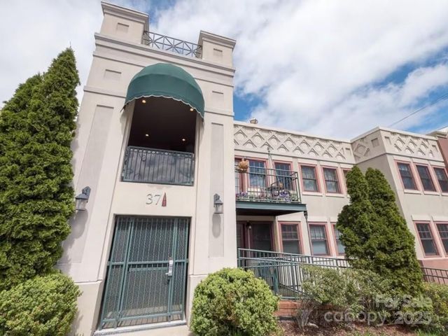 37 Hiawassee Street E202, Asheville, NC 28801