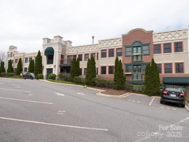 37 Hiawassee Street E202, Asheville, NC 28801