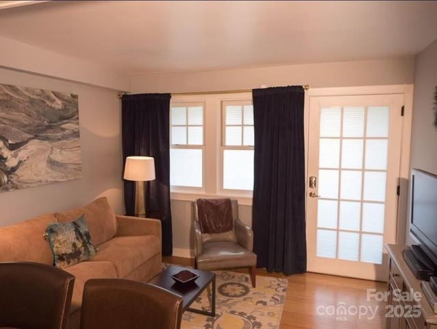 37 Hiawassee Street E202, Asheville, NC 28801