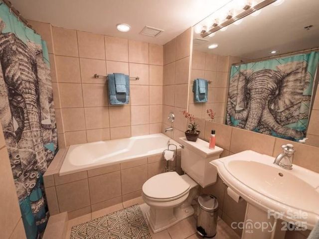 37 Hiawassee Street E202, Asheville, NC 28801