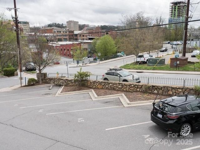 37 Hiawassee Street E202, Asheville, NC 28801