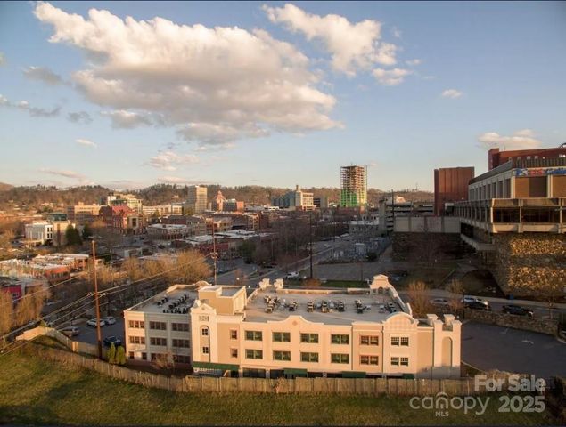 37 Hiawassee Street E202, Asheville, NC 28801