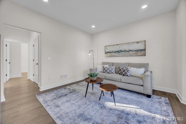 265 W Prescott N Avenue, Edison, NJ 08820