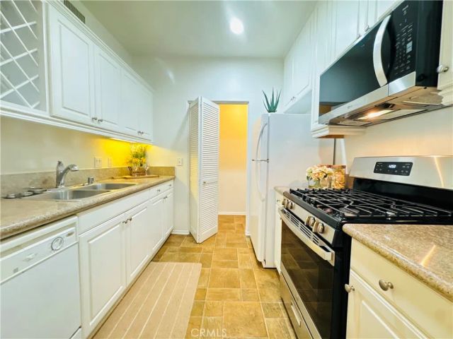 3212 Watermarke PL, Irvine, CA 92612