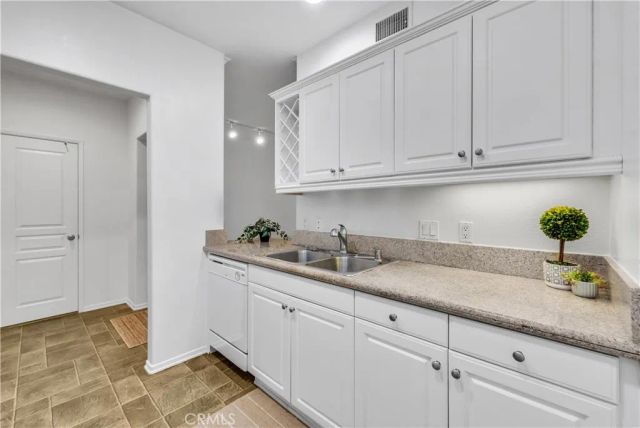 3212 Watermarke PL, Irvine, CA 92612