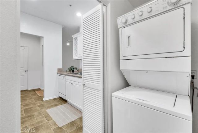 3212 Watermarke PL, Irvine, CA 92612