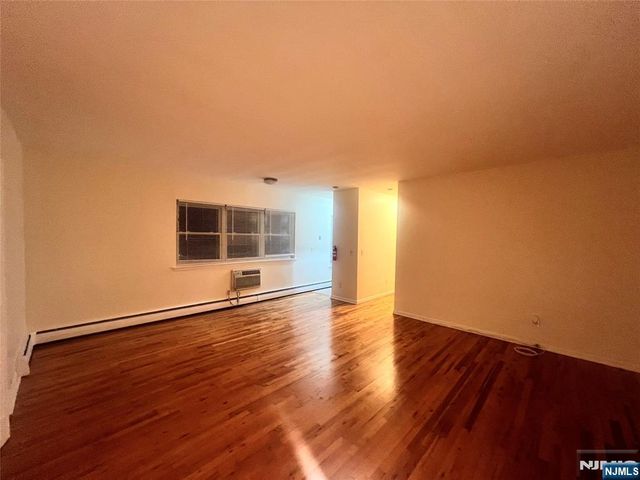 239 Crescent Lane 1, Cliffside Park, NJ 07010