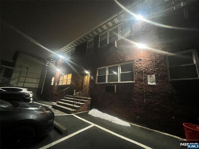 239 Crescent Lane 1, Cliffside Park, NJ 07010