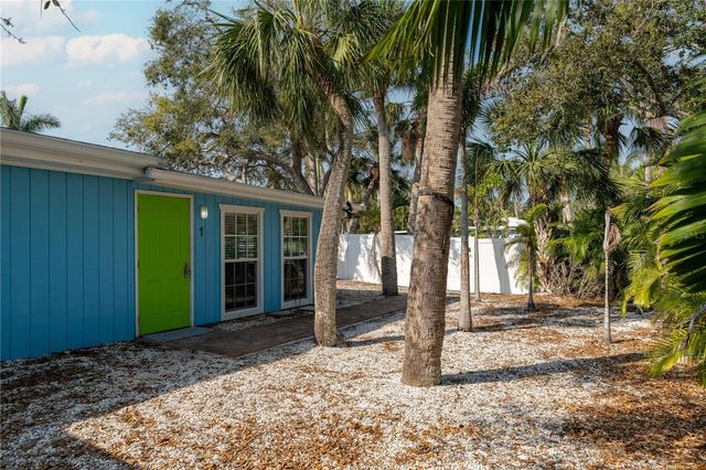 604 AVENIDA DE MAYO, Sarasota, FL 34242