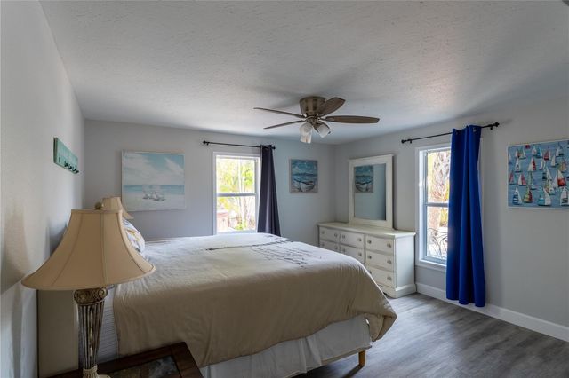 604 AVENIDA DE MAYO, Sarasota, FL 34242