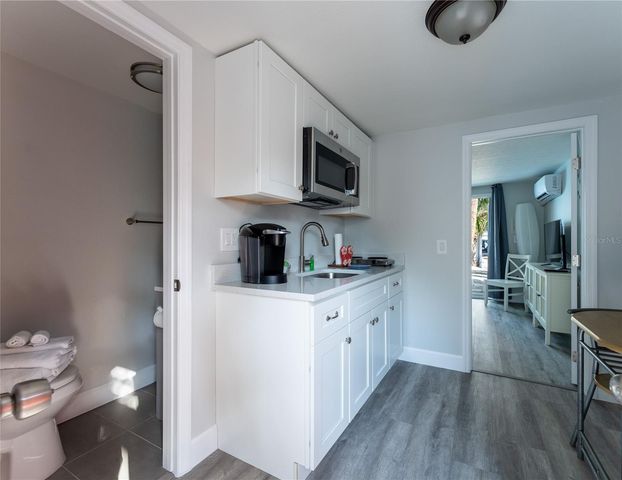 604 AVENIDA DE MAYO, Sarasota, FL 34242