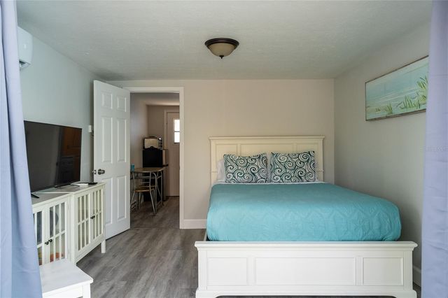 604 AVENIDA DE MAYO, Sarasota, FL 34242