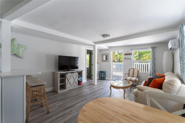 604 AVENIDA DE MAYO, Sarasota, FL 34242