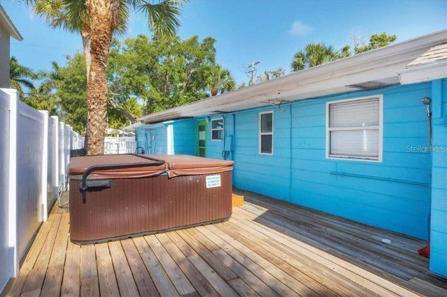 604 AVENIDA DE MAYO, Sarasota, FL 34242