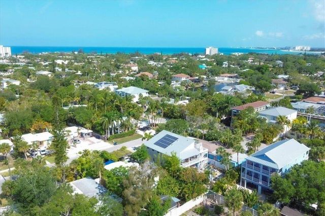 604 AVENIDA DE MAYO, Sarasota, FL 34242