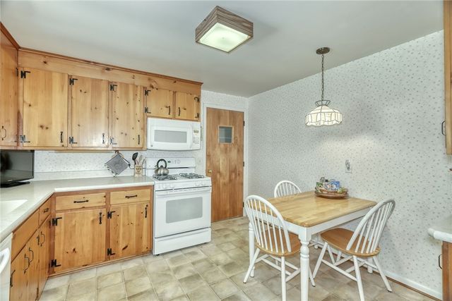 226 Dickinson Road, Webster, NY 14580