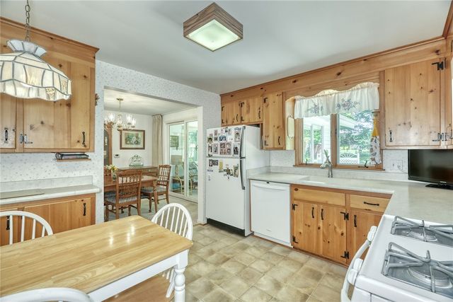226 Dickinson Road, Webster, NY 14580
