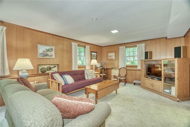 226 Dickinson Road, Webster, NY 14580