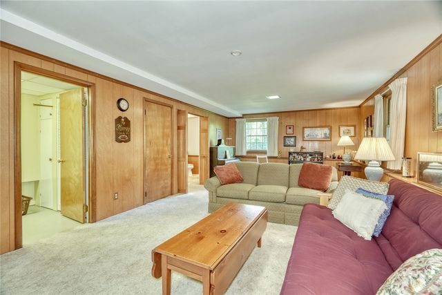 226 Dickinson Road, Webster, NY 14580