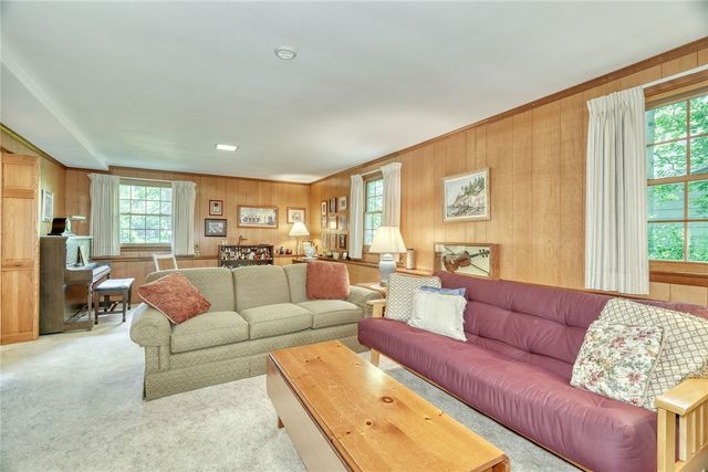 226 Dickinson Road, Webster, NY 14580