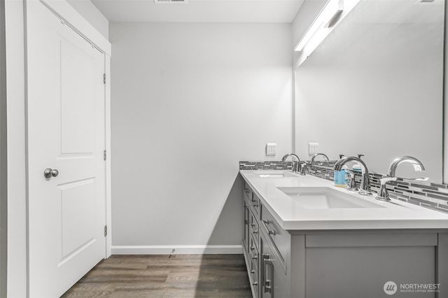 205 Roberts St NE, Orting, WA 98360