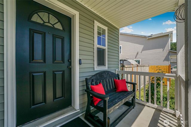 205 Roberts St NE, Orting, WA 98360