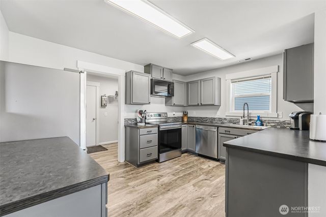 205 Roberts St NE, Orting, WA 98360