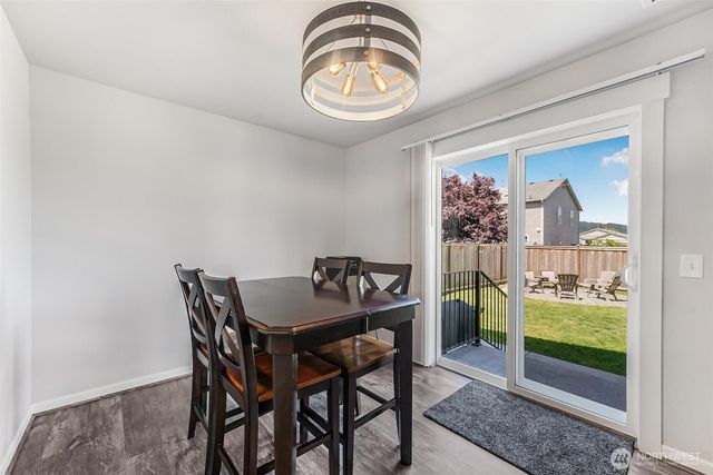 205 Roberts St NE, Orting, WA 98360