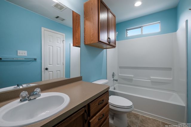327 Willow Grove Dr, San Antonio, TX 78245