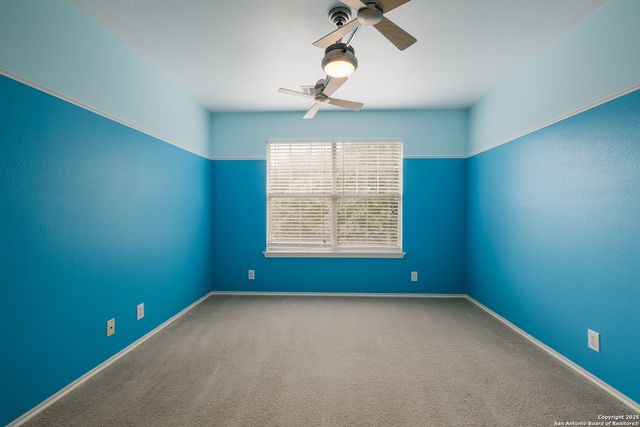 327 Willow Grove Dr, San Antonio, TX 78245