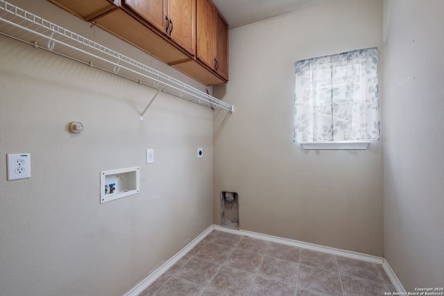 327 Willow Grove Dr, San Antonio, TX 78245
