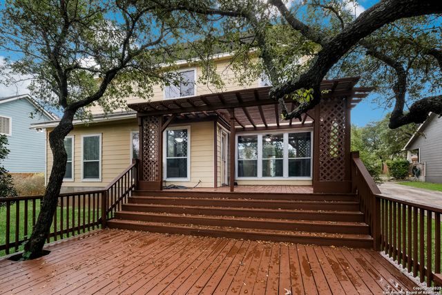 327 Willow Grove Dr, San Antonio, TX 78245