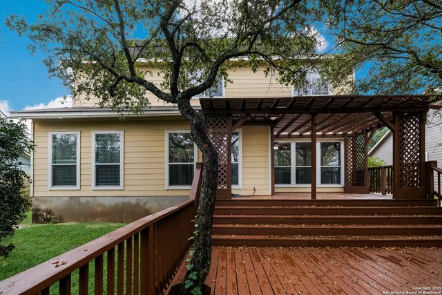327 Willow Grove Dr, San Antonio, TX 78245