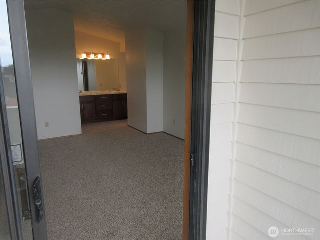 19242 98th Avenue S, Renton, WA 98055