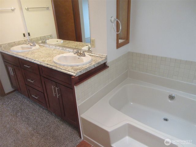 19242 98th Avenue S, Renton, WA 98055