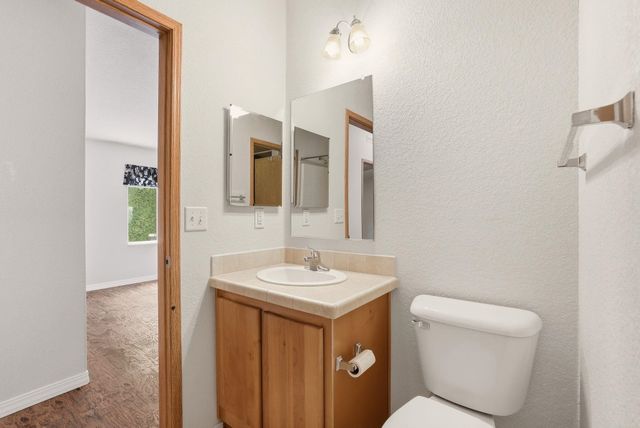 1604 N Hodges Ln, Spokane Valley, WA 99016