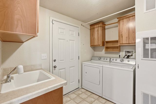 1604 N Hodges Ln, Spokane Valley, WA 99016