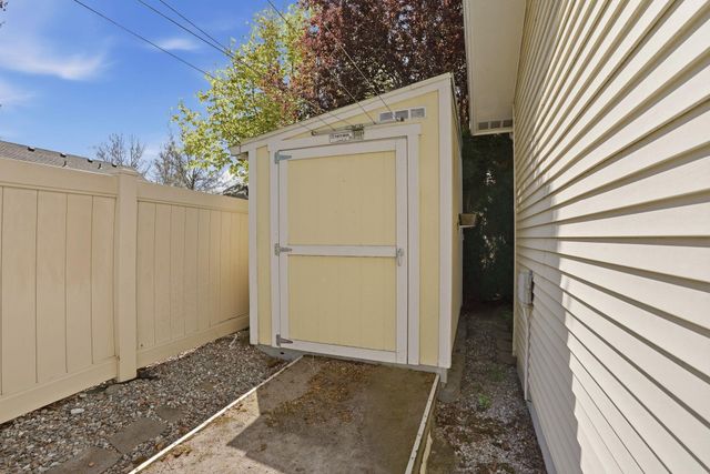 1604 N Hodges Ln, Spokane Valley, WA 99016