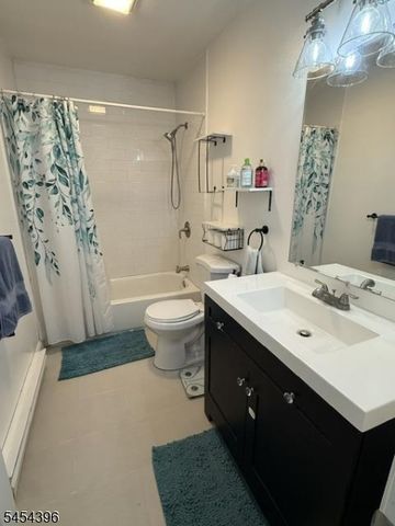 21 Woodland Trl S, Vernon Twp., NJ 07419