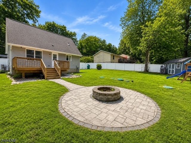 21 Woodland Trl S, Vernon Twp., NJ 07419