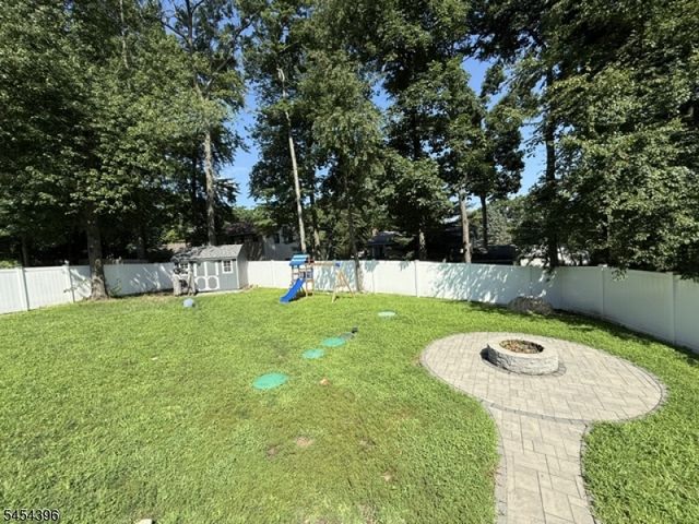 21 Woodland Trl S, Vernon Twp., NJ 07419