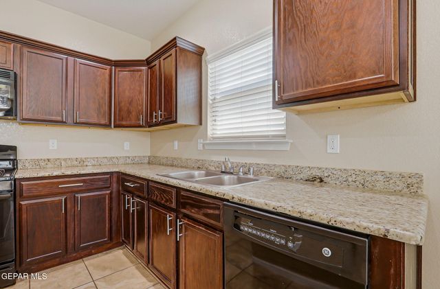 14458 VINCENT KALEL, El Paso, TX 79938