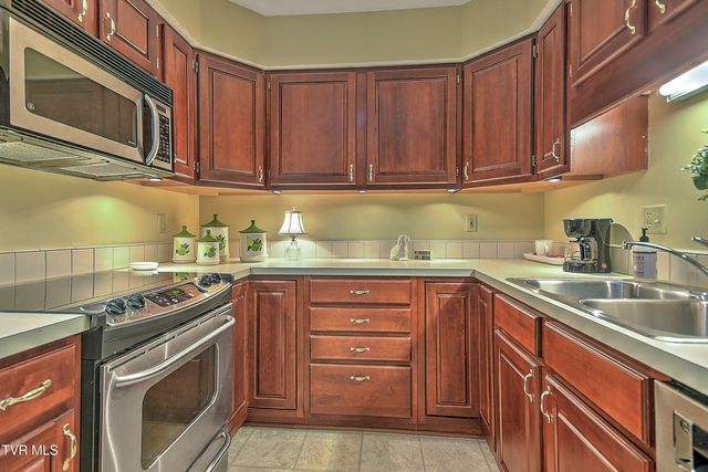2000 West Manor Court 2000, Kingsport, TN 37660