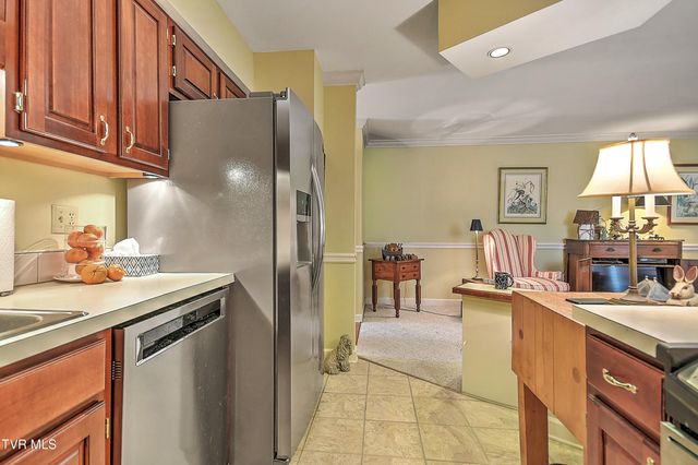 2000 West Manor Court 2000, Kingsport, TN 37660