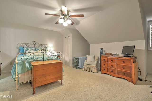 2000 West Manor Court 2000, Kingsport, TN 37660