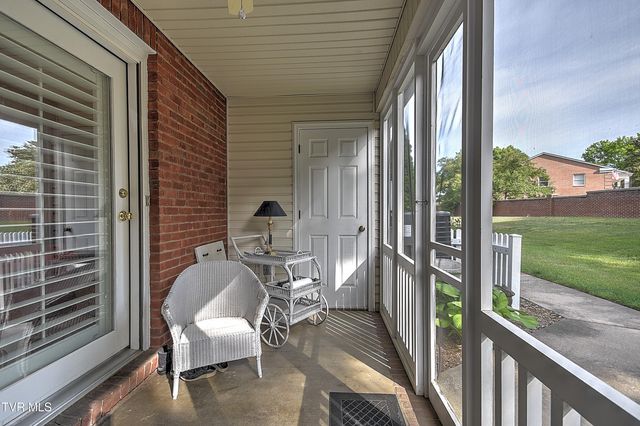 2000 West Manor Court 2000, Kingsport, TN 37660