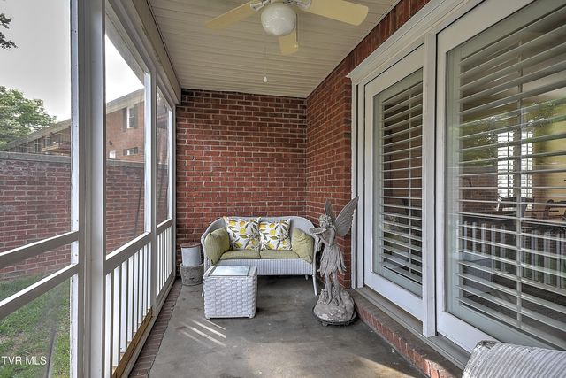 2000 West Manor Court 2000, Kingsport, TN 37660