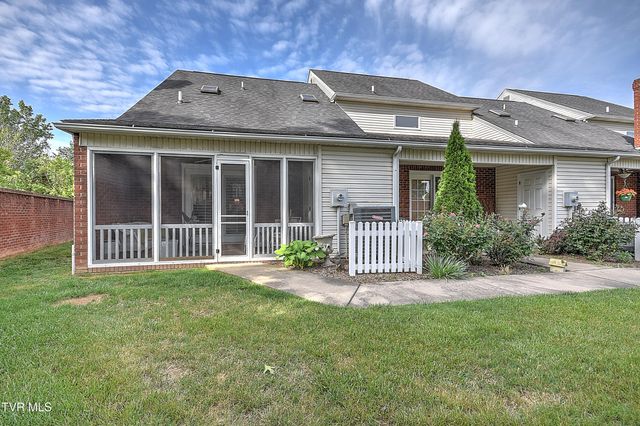 2000 West Manor Court 2000, Kingsport, TN 37660