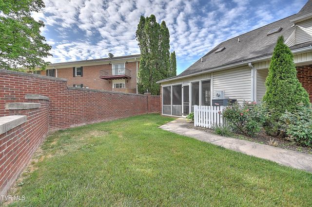 2000 West Manor Court 2000, Kingsport, TN 37660