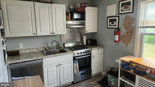 24 FORMAN DR, Hamilton, NJ 08690